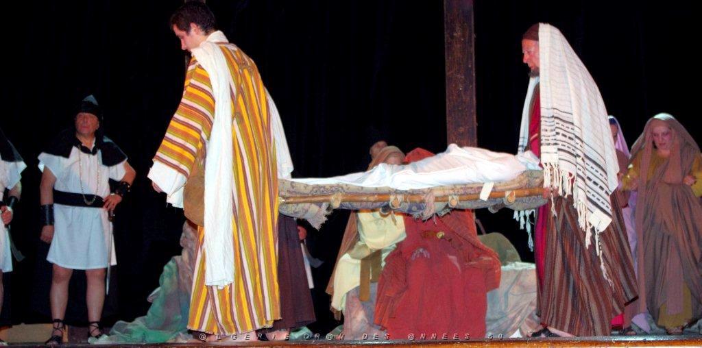 LA PASSION DE NOTRE SEIGNEUR JESUS CHRIST MARTIGUES 10.04.2011    (30).jpg